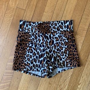 HEXED leopard biker shorts